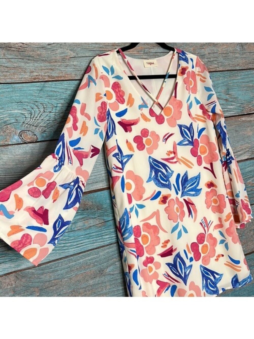 Everly Womens Floral Shift Dress Colorful Size S Bell Sleeve V Neck